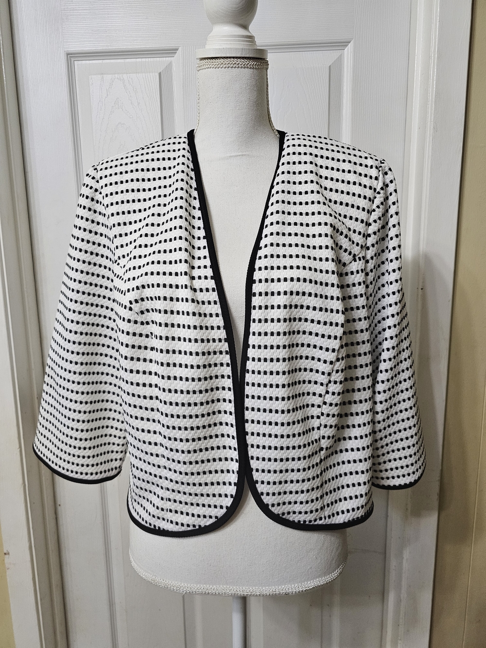 Women's Black & White Dot Open-Front Short Blazer